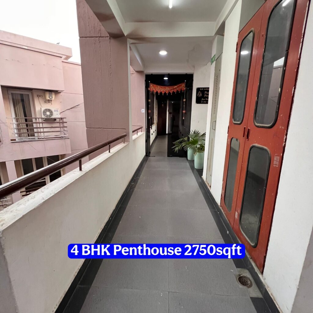 The Alien Court Ghaziabad / 4 BHK Penthouse Ready To Move